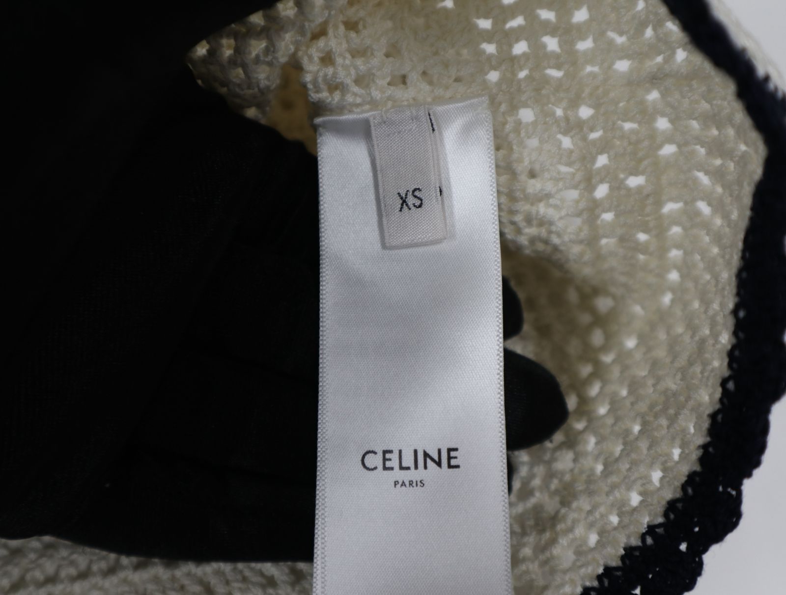 CELINE クロシェコットンのトリオンフ クロップトップ triomphe crop top in crochetted cotton - OFF WHITE | CELINE