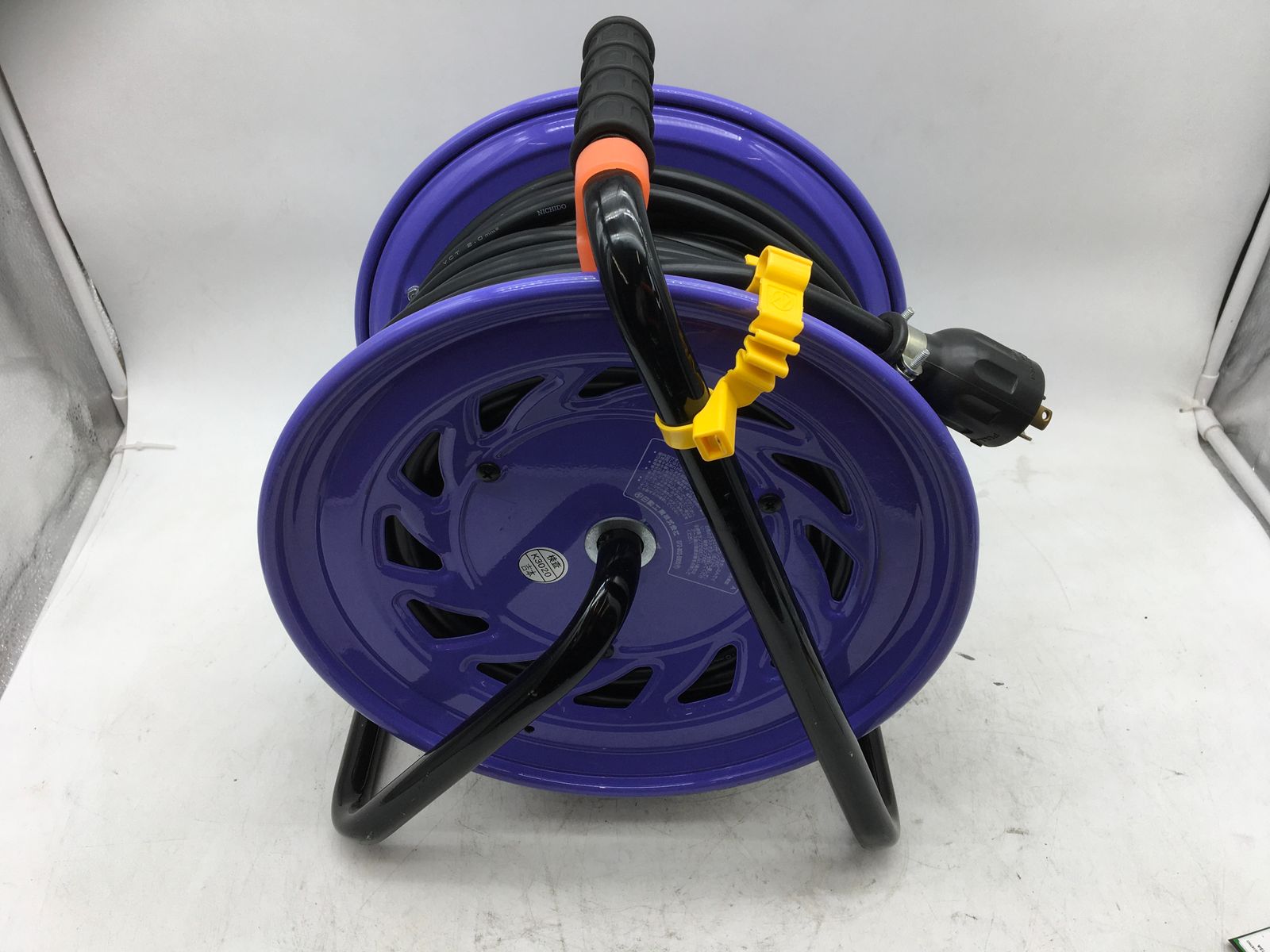 【領収書発行可】日動 ロック引掛式ドラム 30m 125V NF-EK34L-15A [IT9RC2G167KO][エコツール知立店]