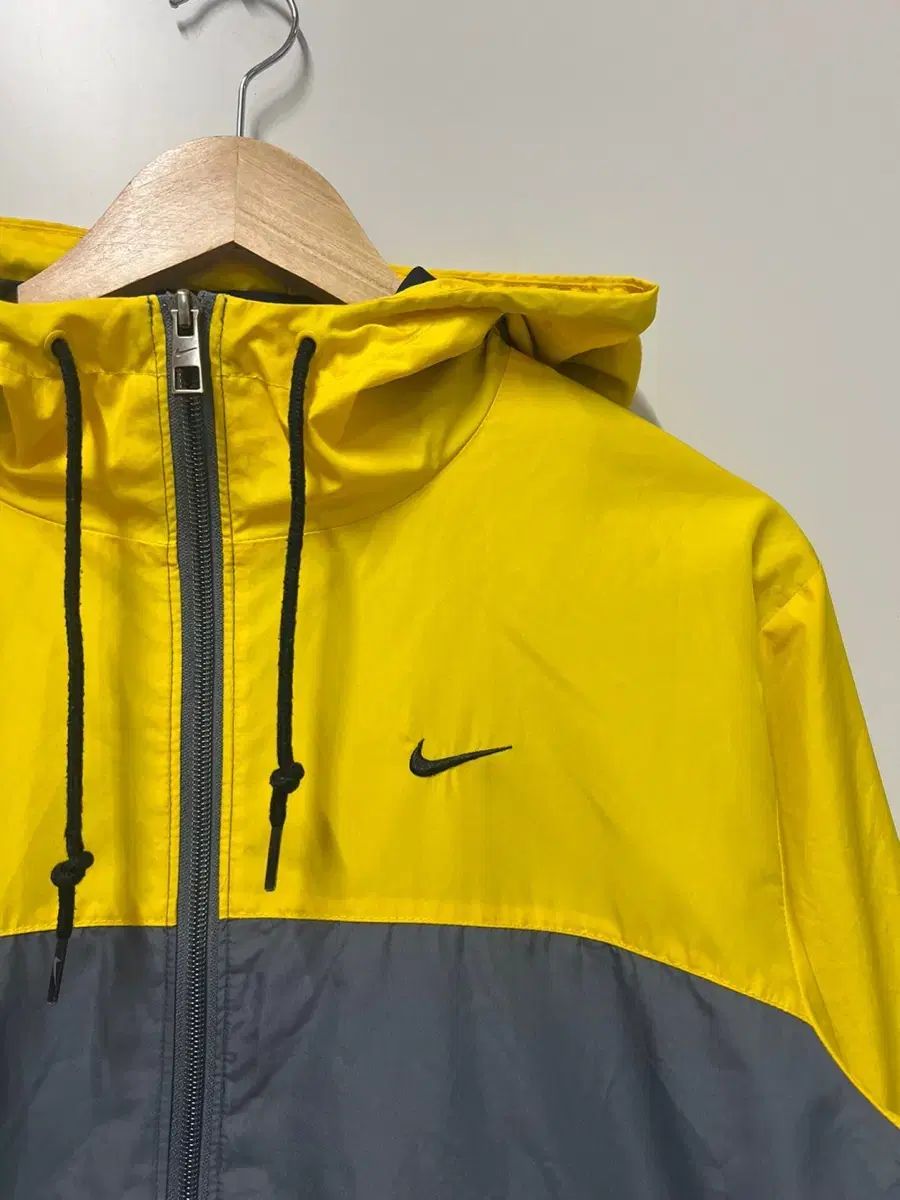 Nike(ナイキ） ウインドブレーカー L - メルカリ