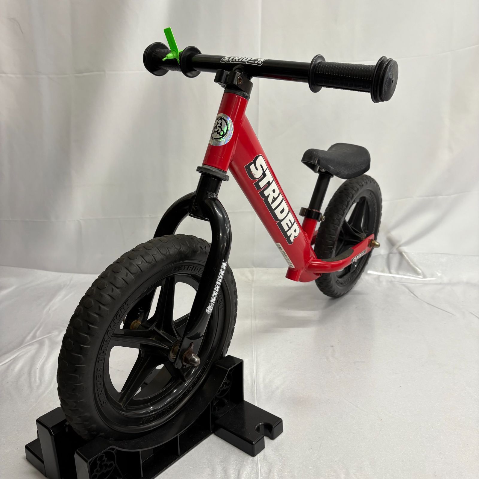 ストライダー STRIDER レッド 12型 ランニングバイク