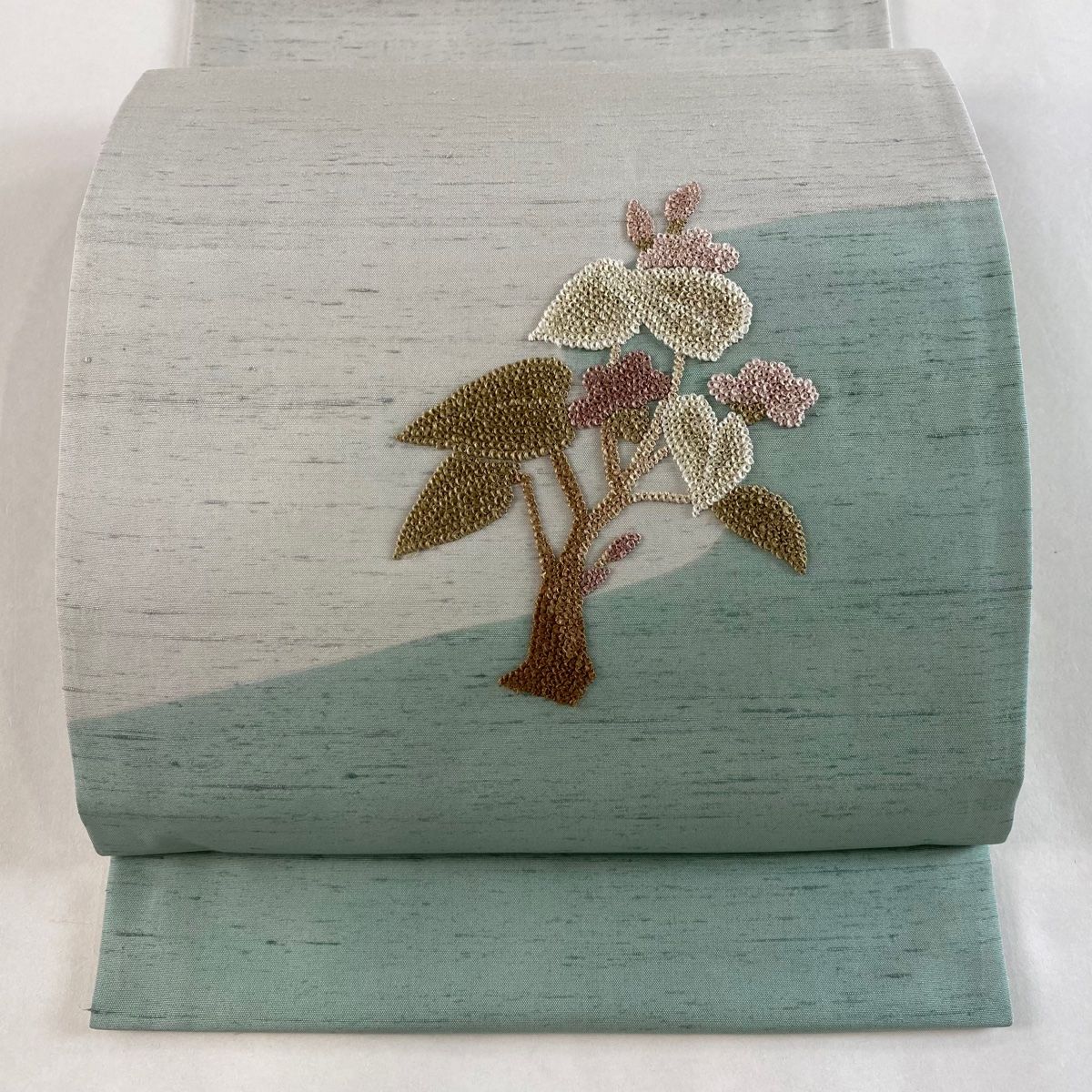 専用帯3128 3868 二点セット●高級 正絹 紬 相良刺繍 名古屋帯 名古屋帯 美品 秀品 草花 相良刺繍 茶色 正絹 【中古】 名古屋帯