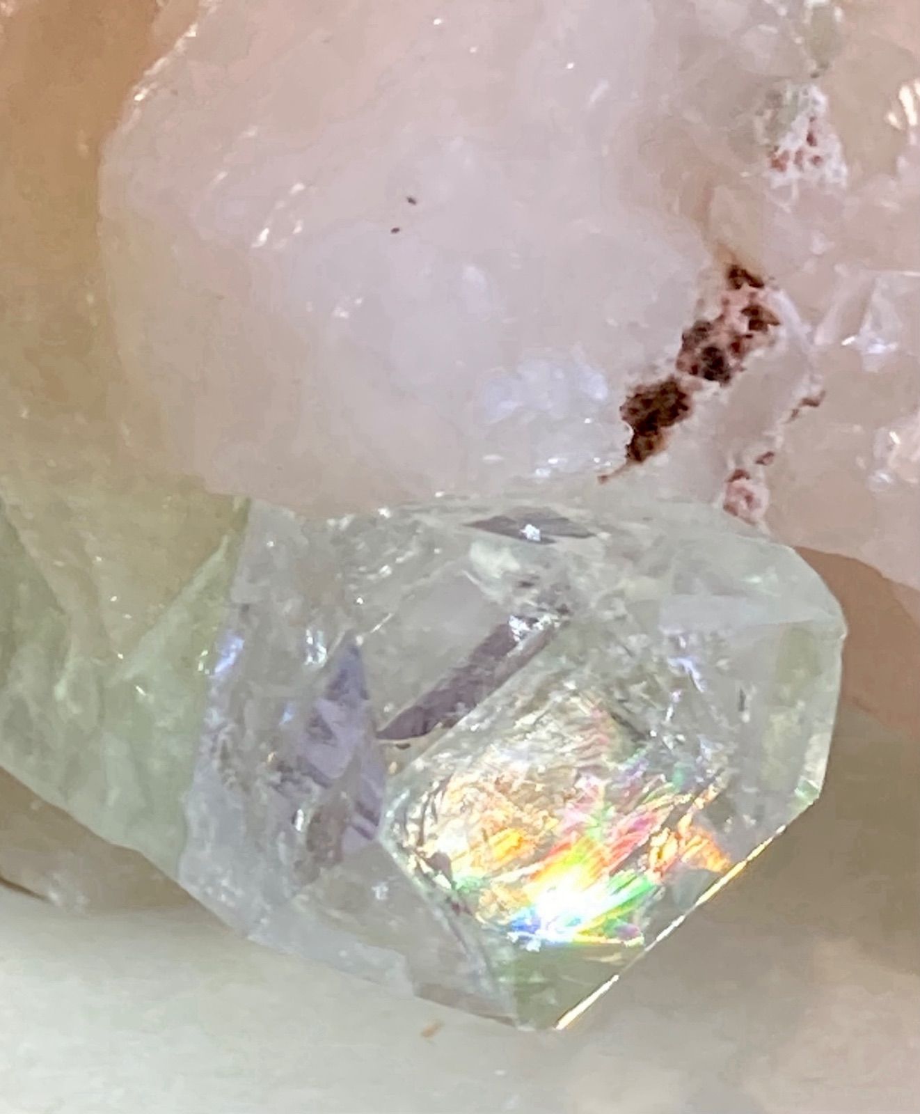 天使の水晶✨ レインボー グリーンアポフィライト 原石 クラスター 魚