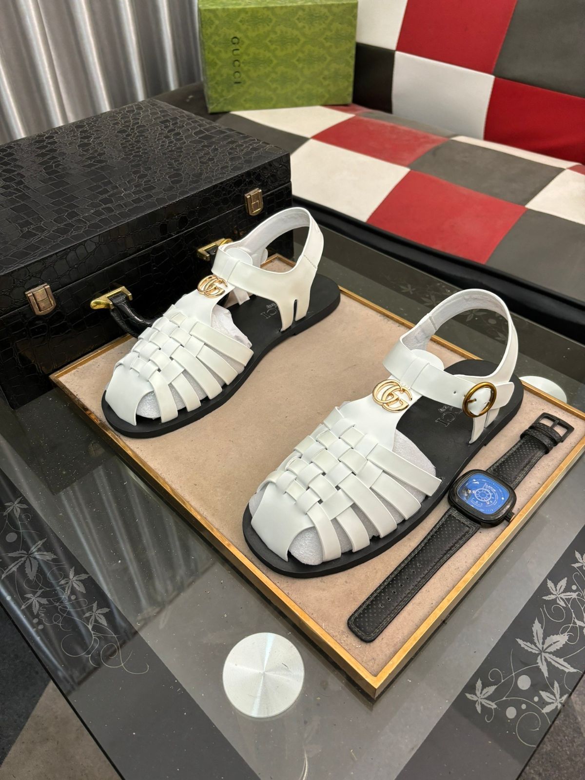 GUCCI サンダル すぐ届く Gucci グッチ メンズ レザー スライド サンダル (GUCCI