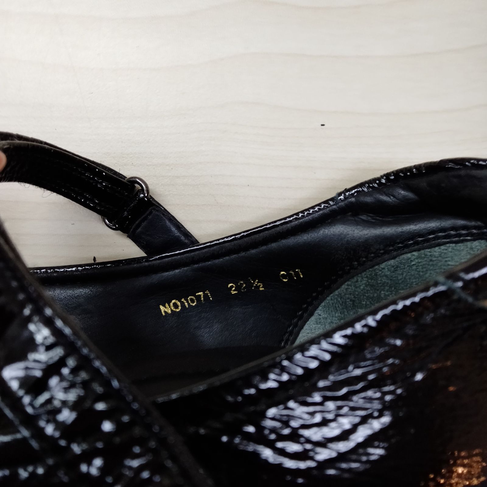aravon アラヴォン New Balance ストラップパンプス ブラック 黒