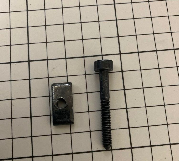 新品 正規品 STOKKEトリップトラップ用 ボルト&ナット1組 部品 ネジ