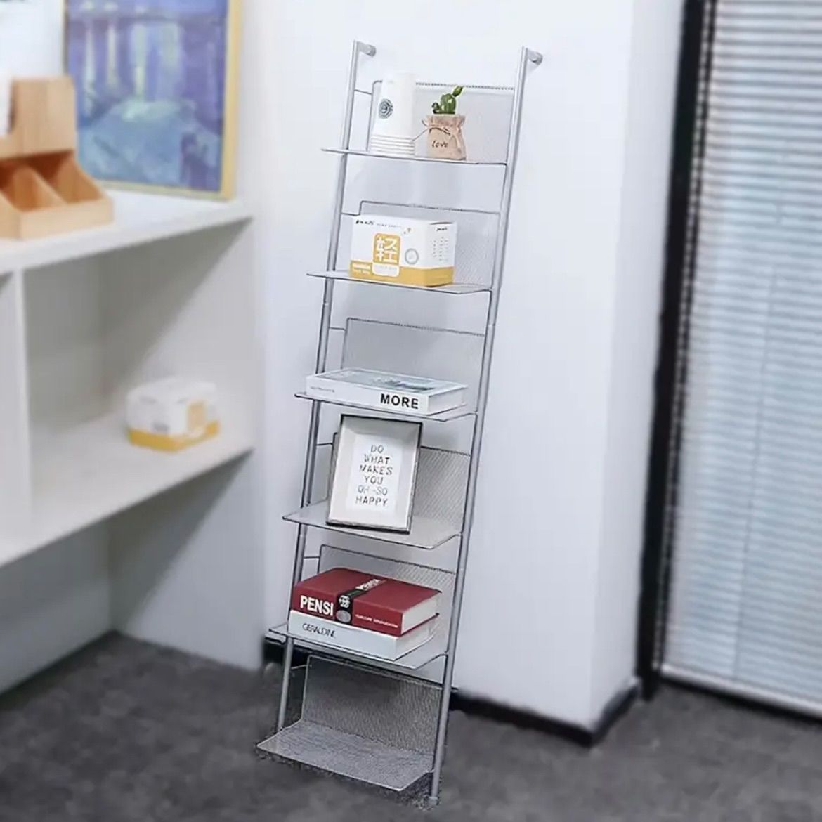 傾斜スタンド型シェルフ