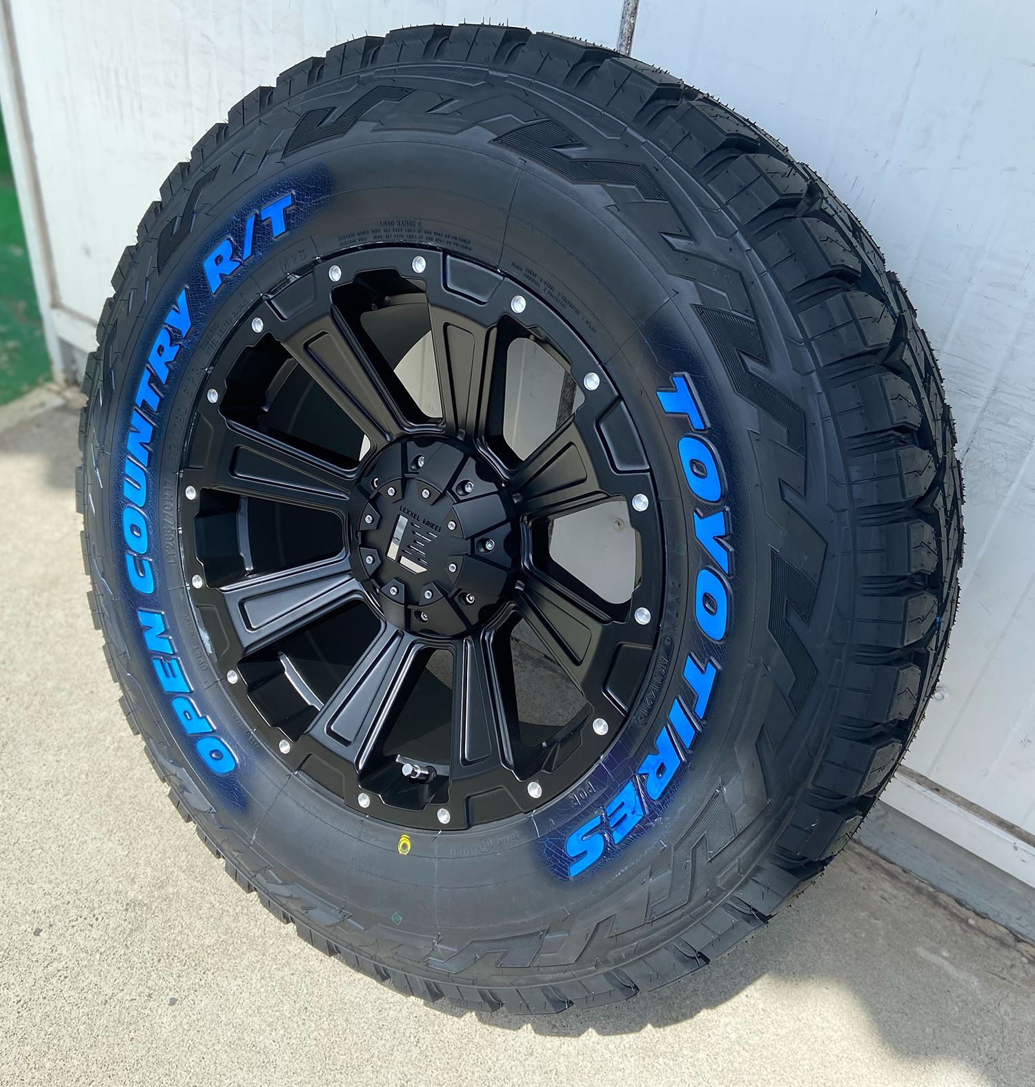 プラド ハイラックス サーフ FJ H3トーヨー オープンカントリー RT 265/65R17 265/70R17 285/70R17 タイヤホイール17インチ ホワイトレター