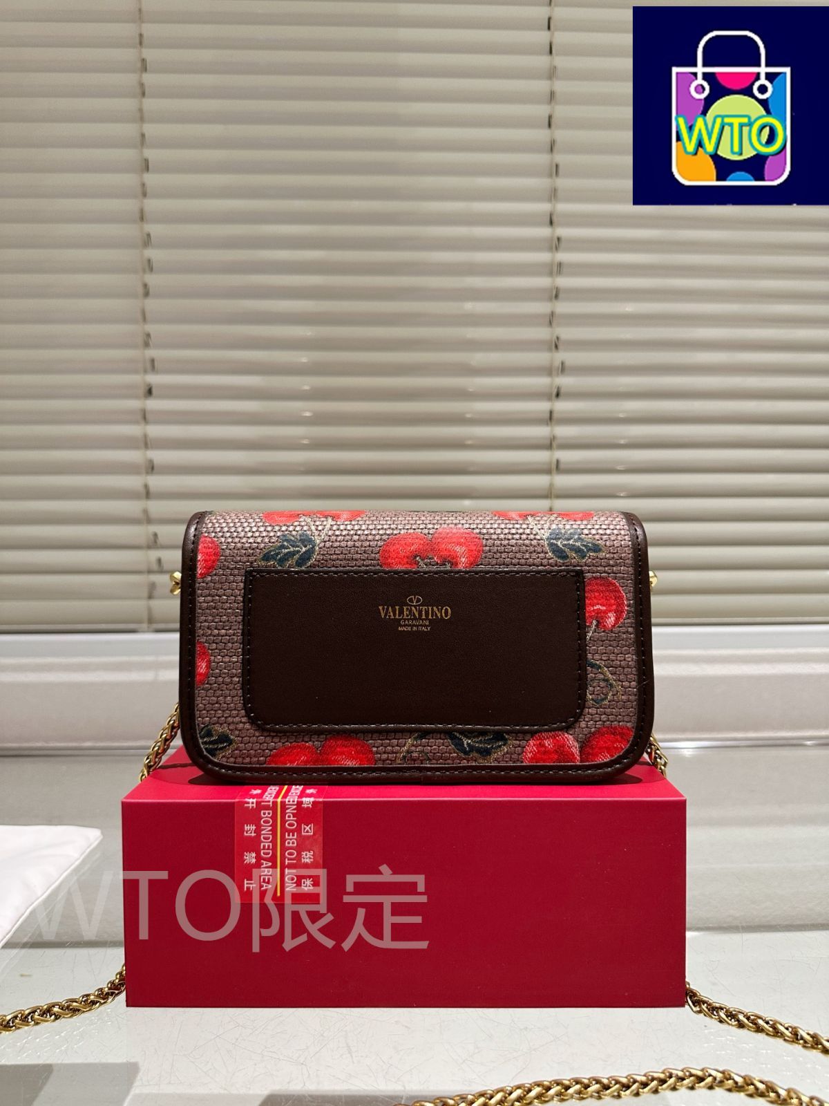 ＊VALENTINO＊Loco ハンドバック 関税・送料込み 今日特価】Valentino Loco ショルダーバッグ 送料無料 割引価格