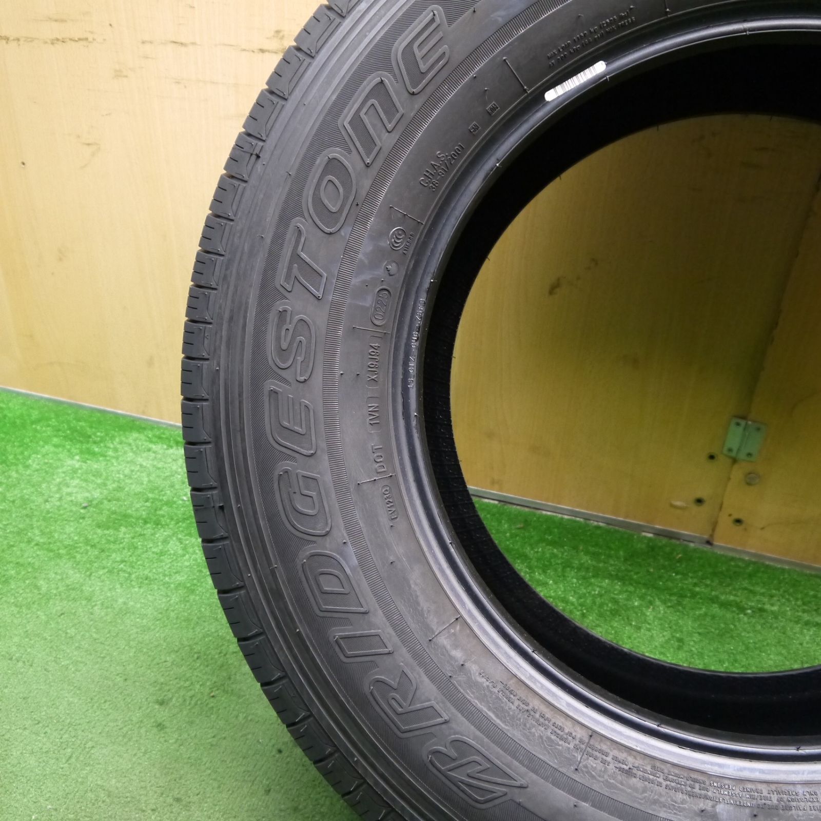 BRIDGESTONE DUELER H/T 255/70R18タイヤラングラー新車外し