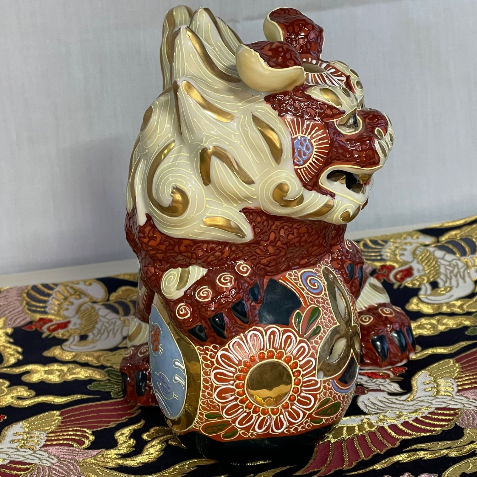 九谷焼】【魔除け 邪気祓い】唐獅子 5号 玉乗り獅子 美術工芸品