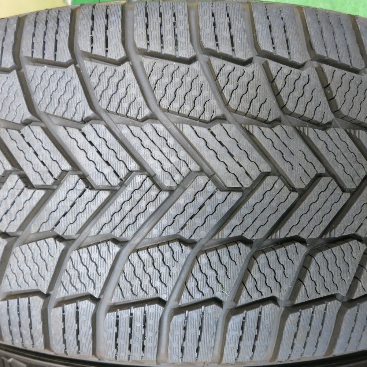 スタッドレス