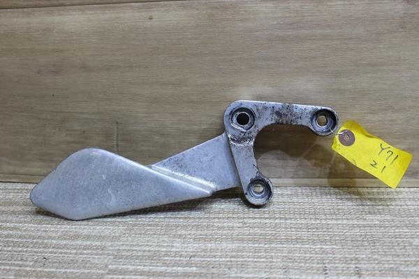 ヤマハFZR2502KRステッププレート左Y71-21