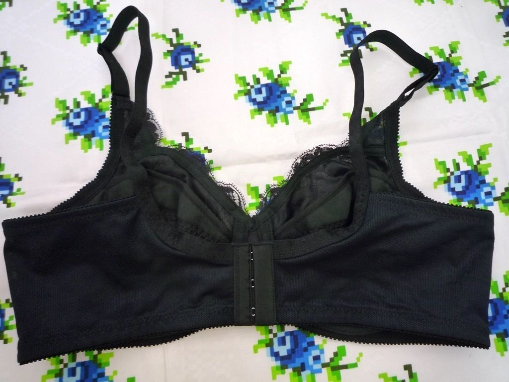 ロングブラジャー | 補整下着メーカー 株式会社シャンデール