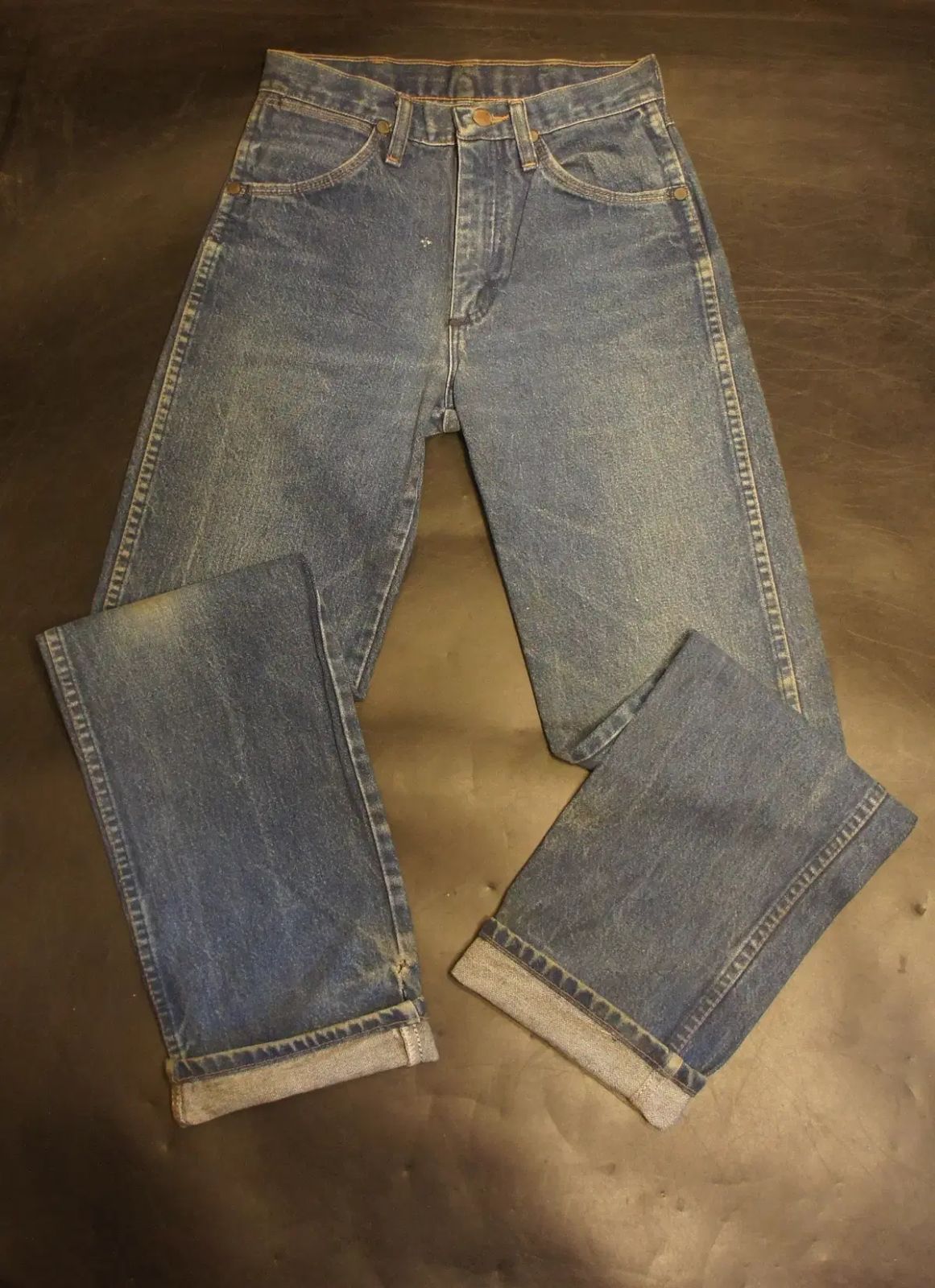 1649 ラングラージーンズラングラー 男性用と女性用のジーンズ ライトブルー インディゴ インディゴブルーデニム チョンデニムウォッシュデート