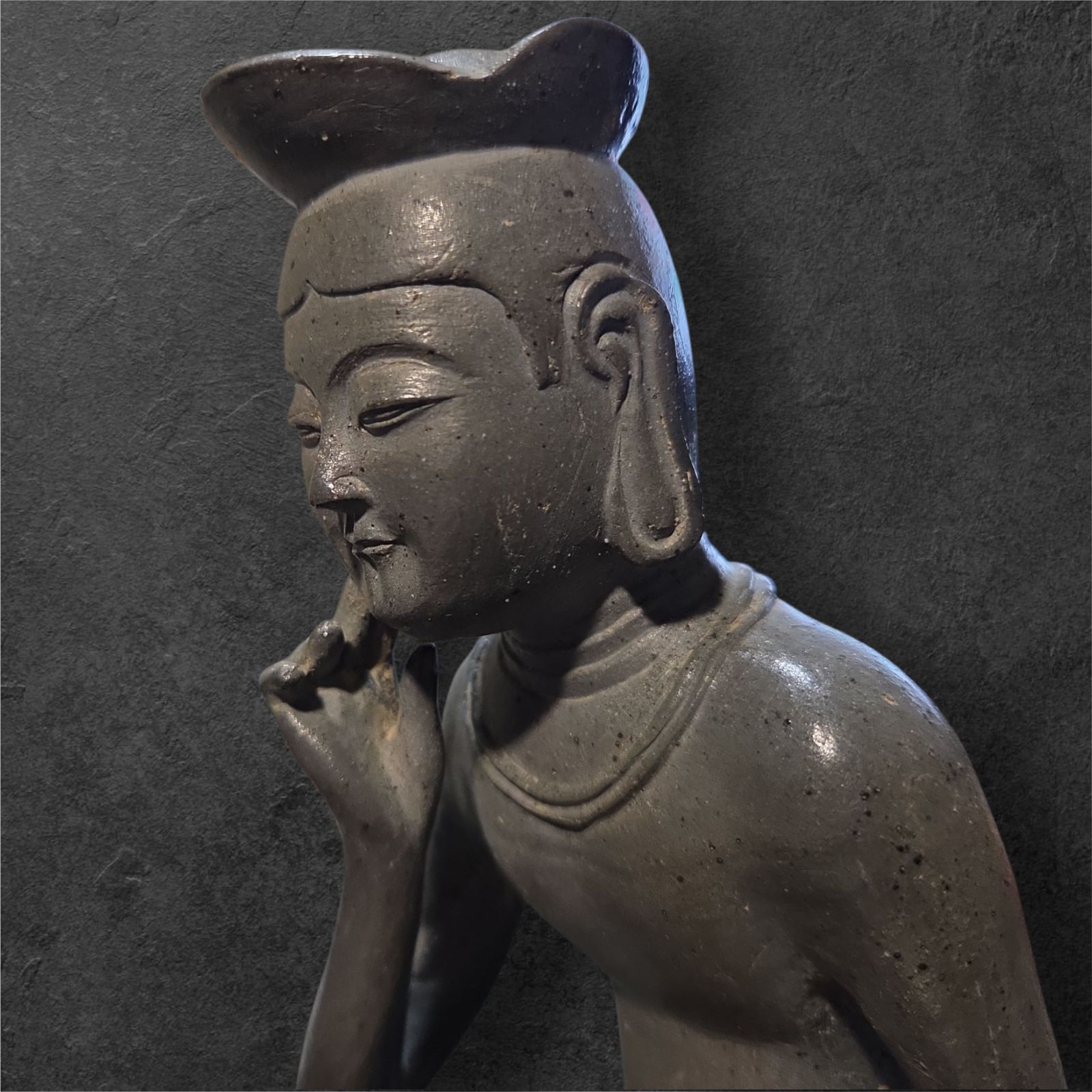弥勒菩薩 国宝写 半跏思惟像 木彫調 仏像 彫刻 置物 風水 骨董 アンティーク 弥勒菩薩 国宝写 半跏思惟像 木彫調 仏像 彫刻 置物 風水 骨董