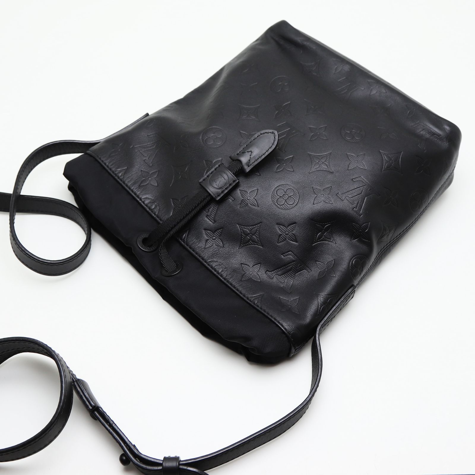 美品 【ポップアップストア限定】ルイヴィトン『モノグラム インク ディスカバリー バックパック』M43693 メンズ 1週間保証