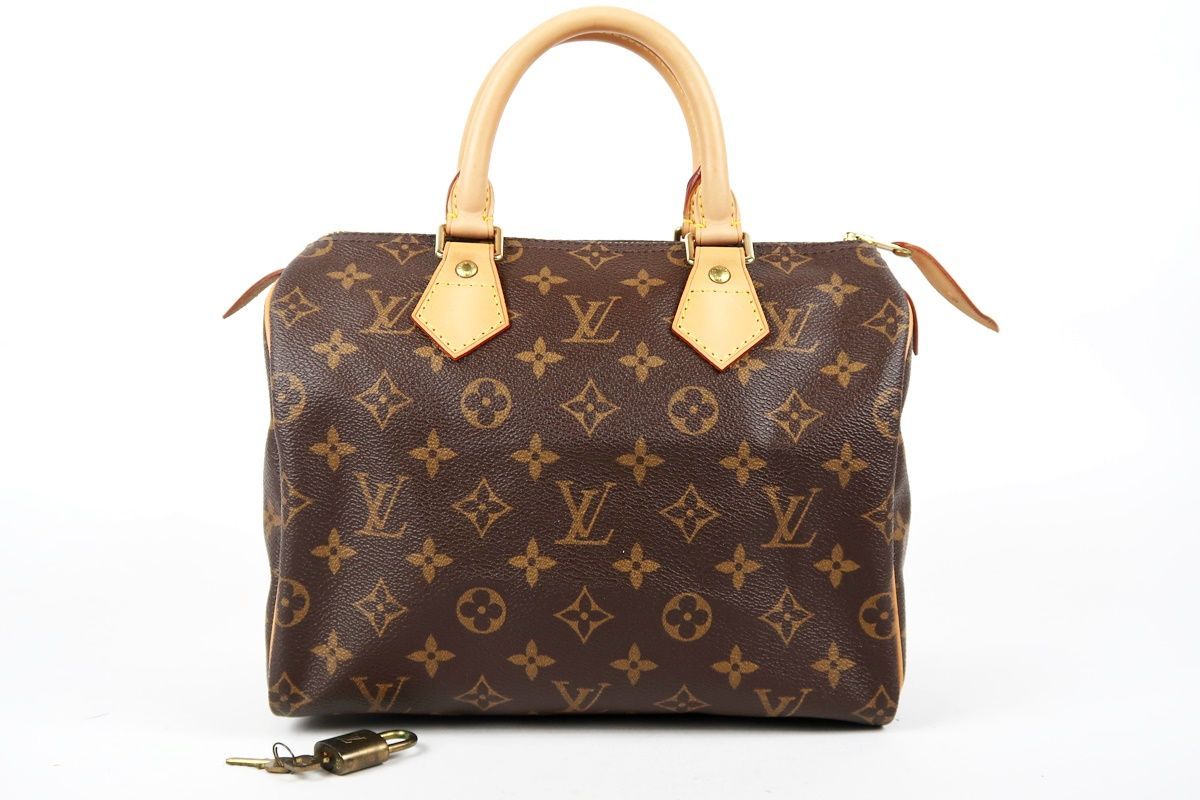 Louis Vuittonショルダーバッグ シルバーすり替え防止のため返品不可能