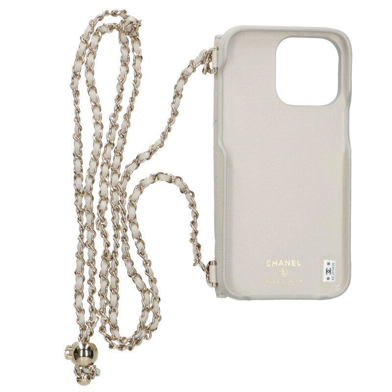 CHANEL - シャネル  AP3553 チェーンショルダー付きレザーiPhone15proケース レディース シャネル iphone17pro ケース ショルダー チェーン iphone15