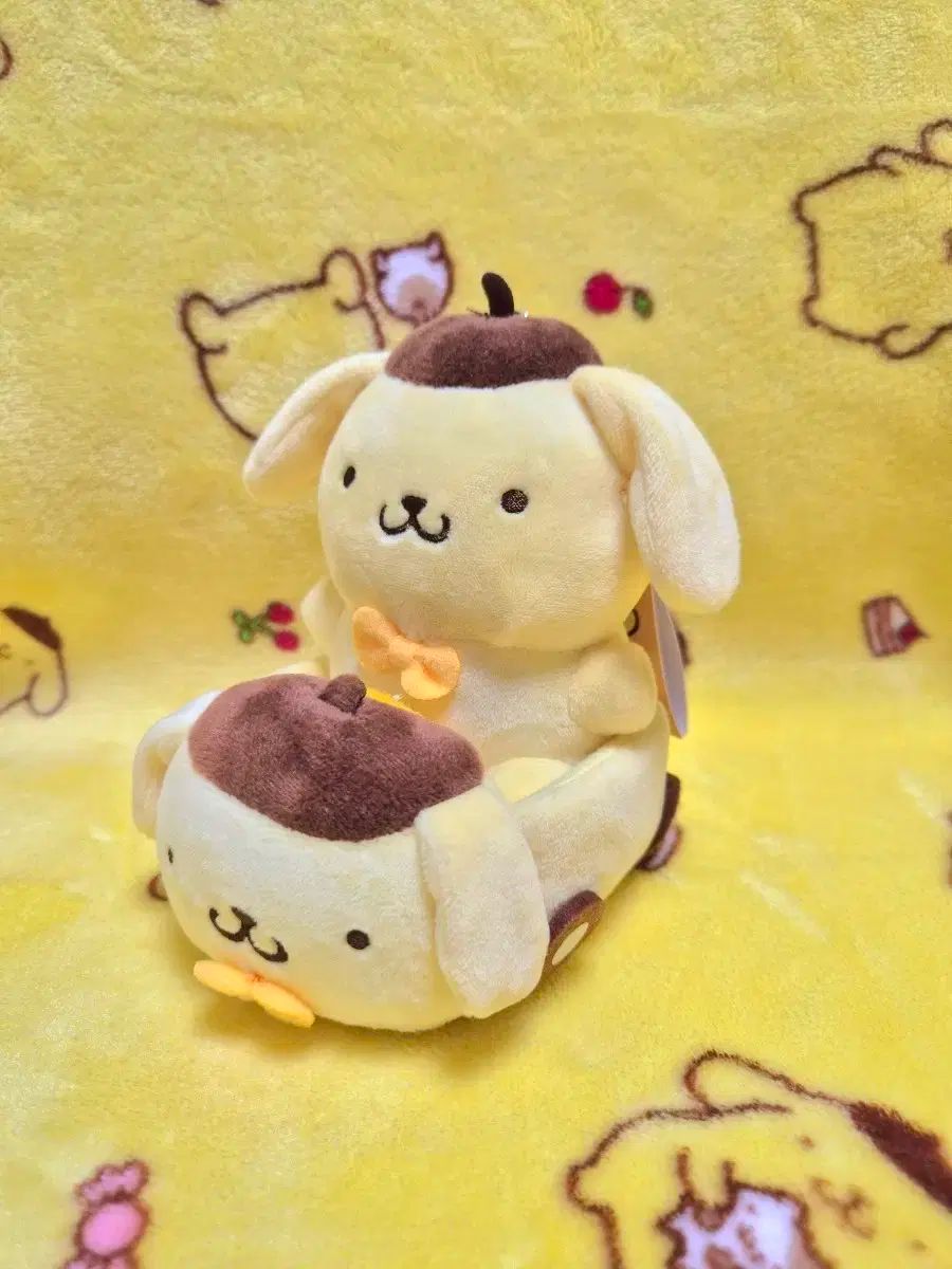 美品　PRADA キーリング ベア 黒 ハート型 ロゴプレート ビジュー　希少 PRADA キーリング ベア 黒 ハート型 ロゴプレート ビジュー 美品 PRADA