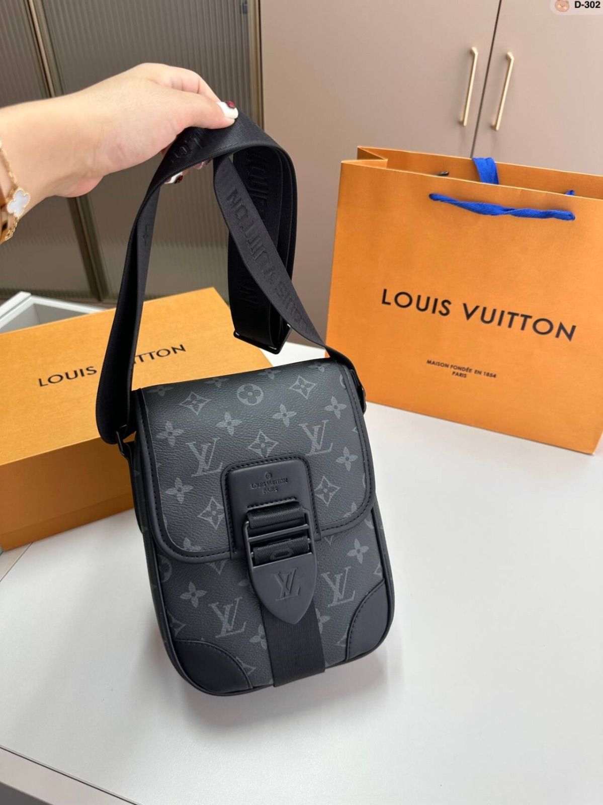 Louis Vuitton ルイヴィトン メンズ ショルダーバッグ