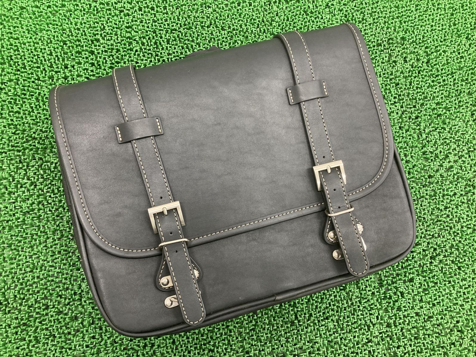 デイトナ製 サイドバッグ 片側 社外 中古 バイク 部品 ハーレー バルカン スティード ドラッグスター シャドウなどに 修復素材に マグナ50