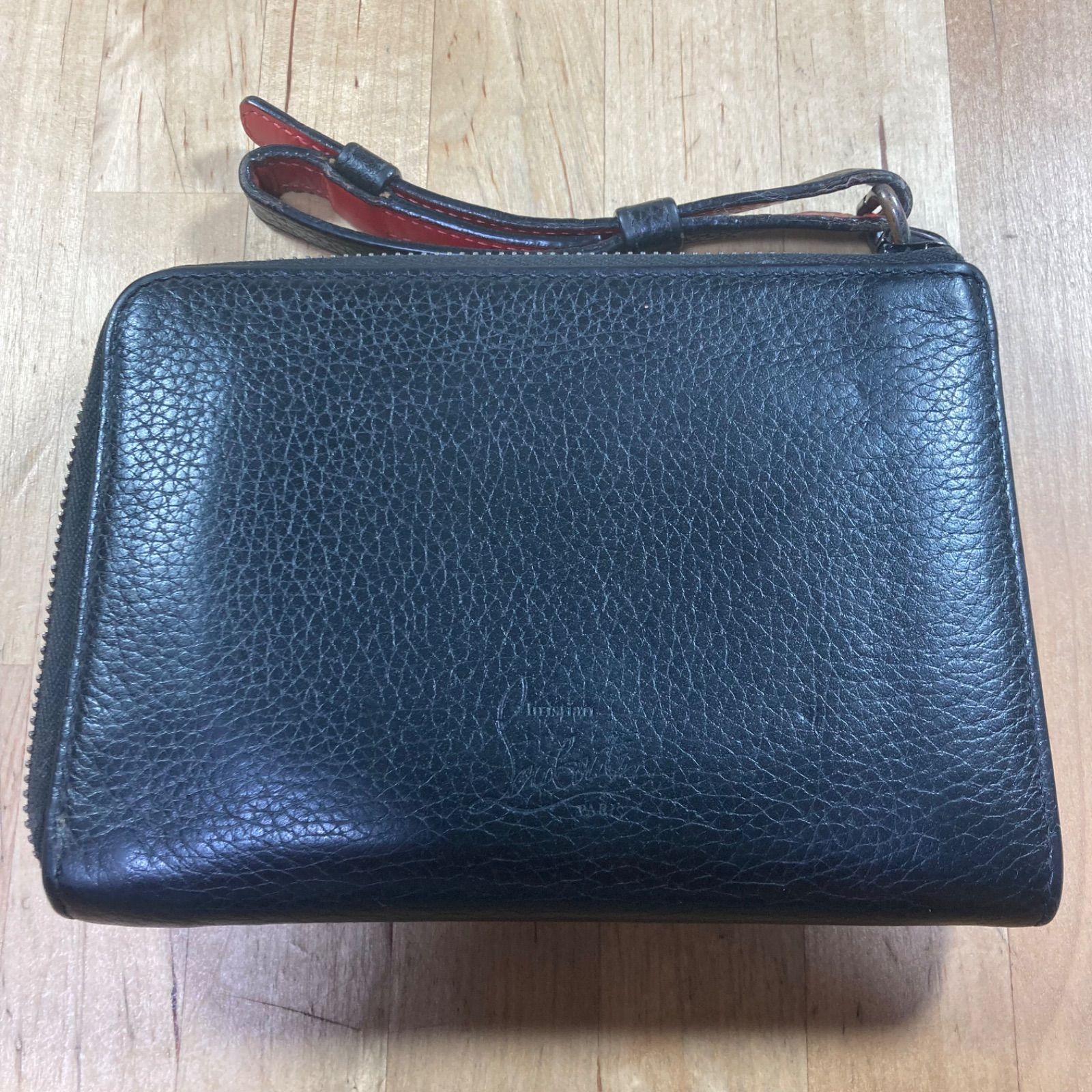 【極美品】 クリスチャンルブタン 財布　折り財布　L字ファスナー 黒 クリスチャンルブタン 財布 折り財布 L字ファスナー 黒 - メルカリ
