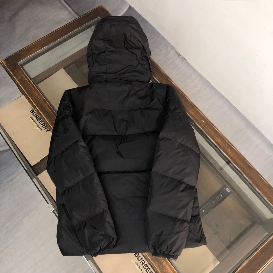 新品未使用】MONCLER （モンクレール）ダウンジャケット｜本日