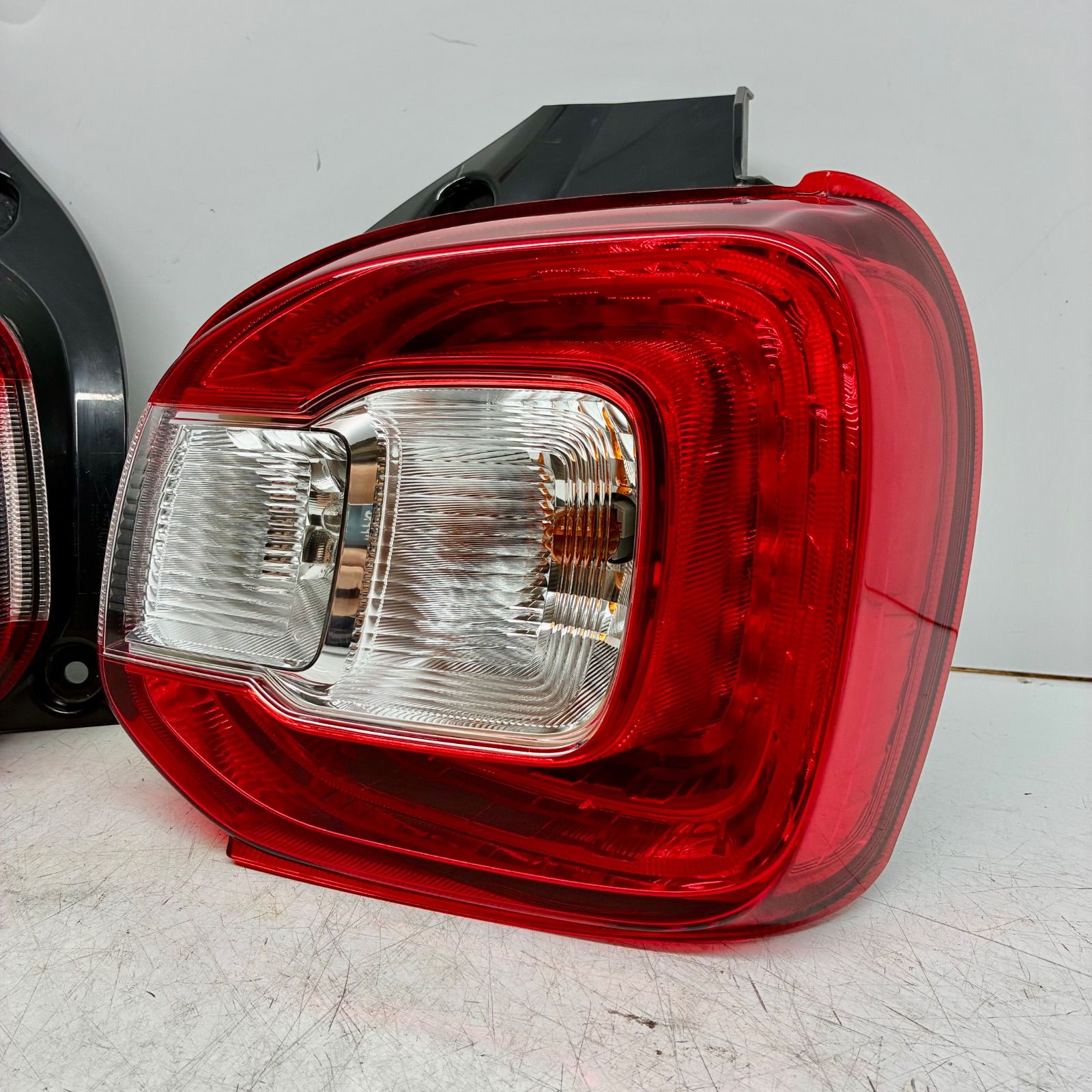 コーティング済 トヨタ M700A M710A パッソ ブーン テールライト ランプ レンズ 左右セット LR LED 点灯OK koito 220-69026 P71391