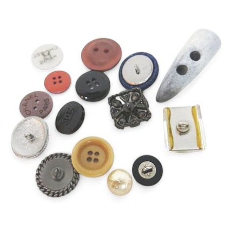 CHANEL 替えボタン