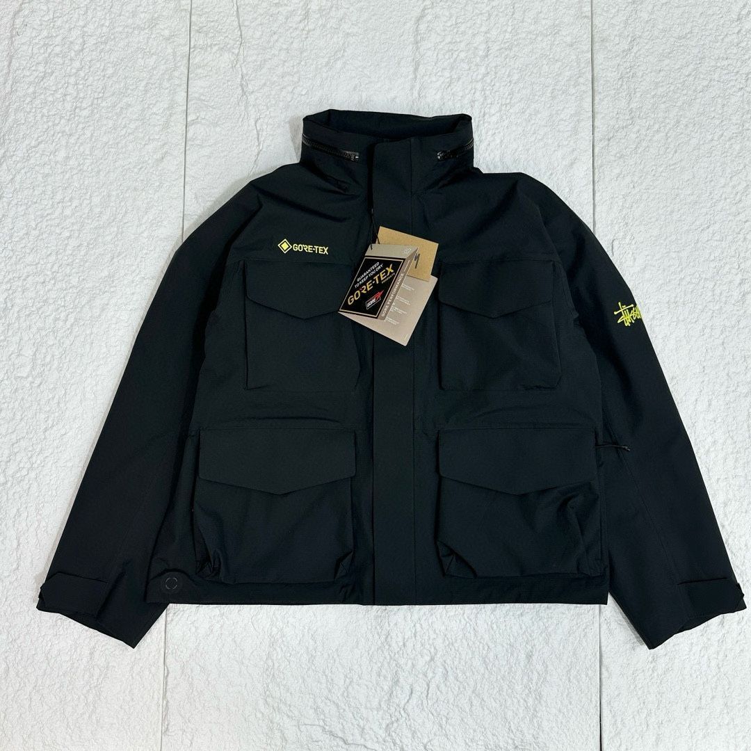 Stussy X GORE-TEX M65 JACKET 25SS スタイリッシュなプレスド ラバー 