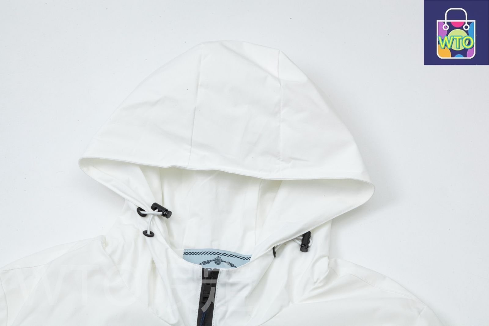 本日限定特価】PRADA メンズ フーディー トライアングルロゴ 本日限定特価】PRADA メンズ フーディー トライアングルロゴ