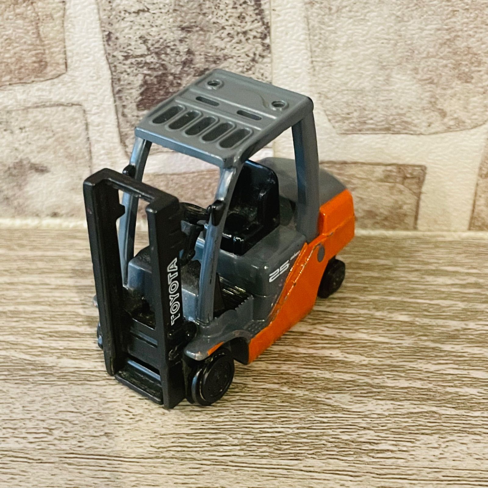 楽天市場】トミカ No.111 トヨタ L&F ジェネオ 箱 タカラトミー