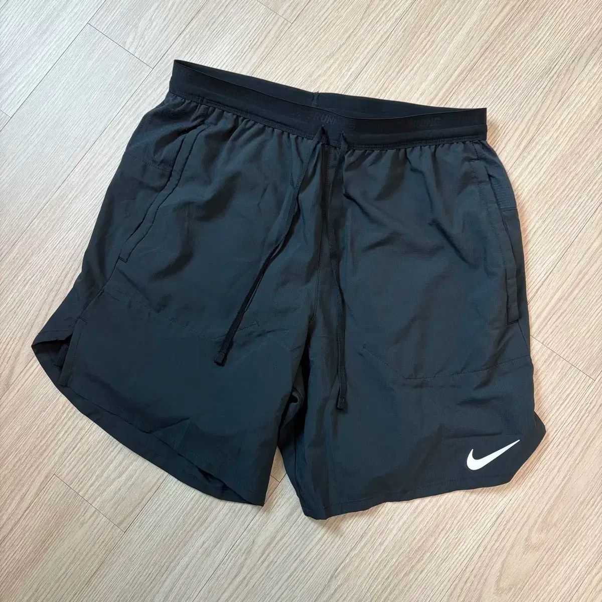 Nike(ナイキ） 5 インチ 2in1 ショートパンツ 出品