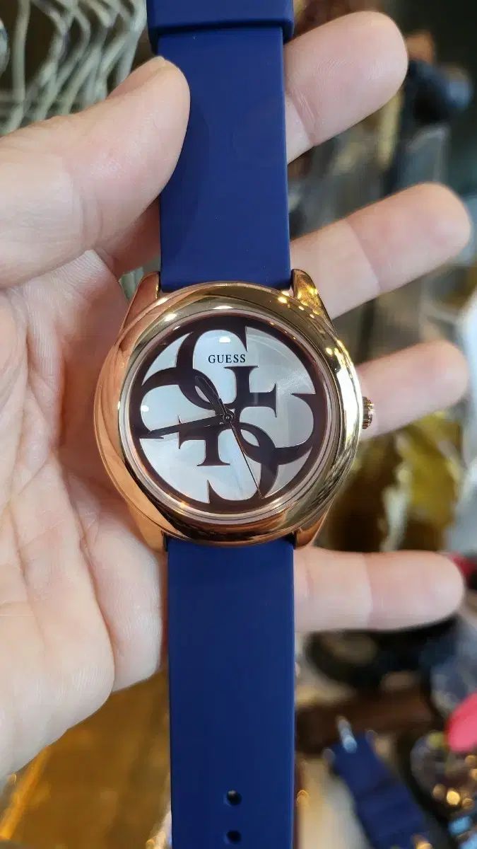 GUESS ゲス ローズゴールド 女性 時計 ネイビー