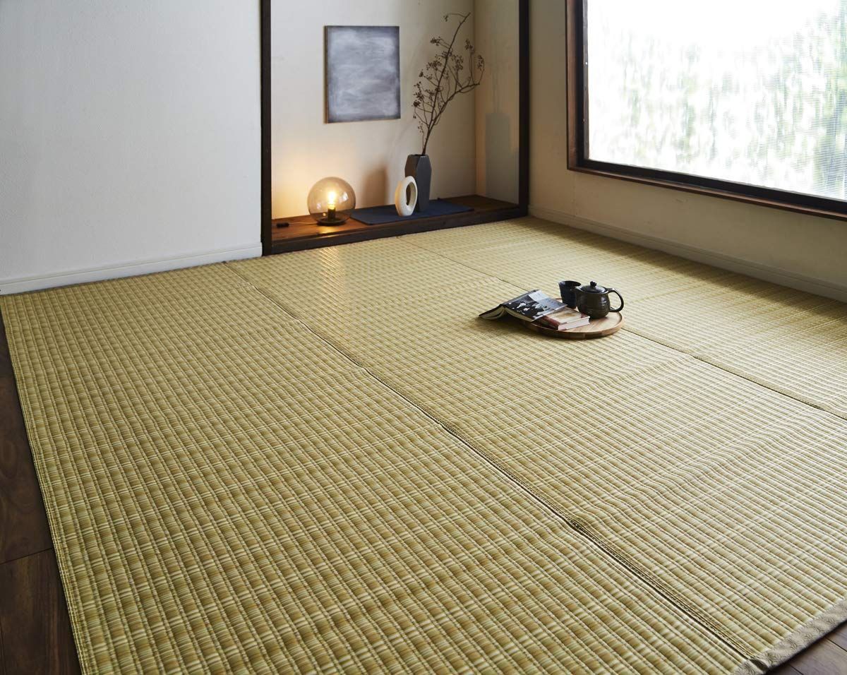 【在庫処分】傷がつきにくく引っ掻き傷にも強い丈夫なPP素材で作ったカーペット ベージュ 水こぼしや汚れに強くてお手入れ簡単な洗えるラグ 夏は肌に密着しにくくベタつかない 江戸間3畳 キャンプ・花見などアウトドアでも活躍 マット 畳上敷き へこみ 畳 防止 防音