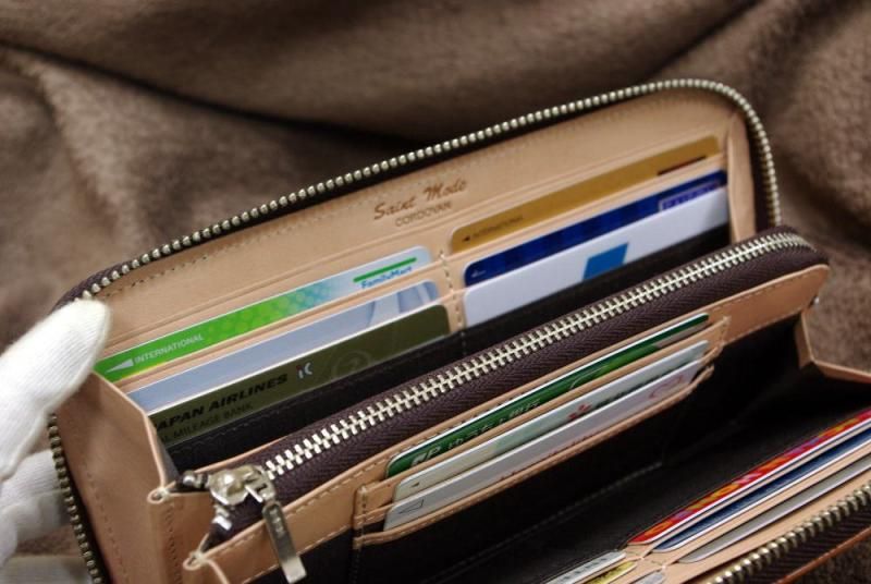 Saint Mode CORDOVAN コードバン(馬尻革)×本白ヌメ革 名刺入れ (ブラック)