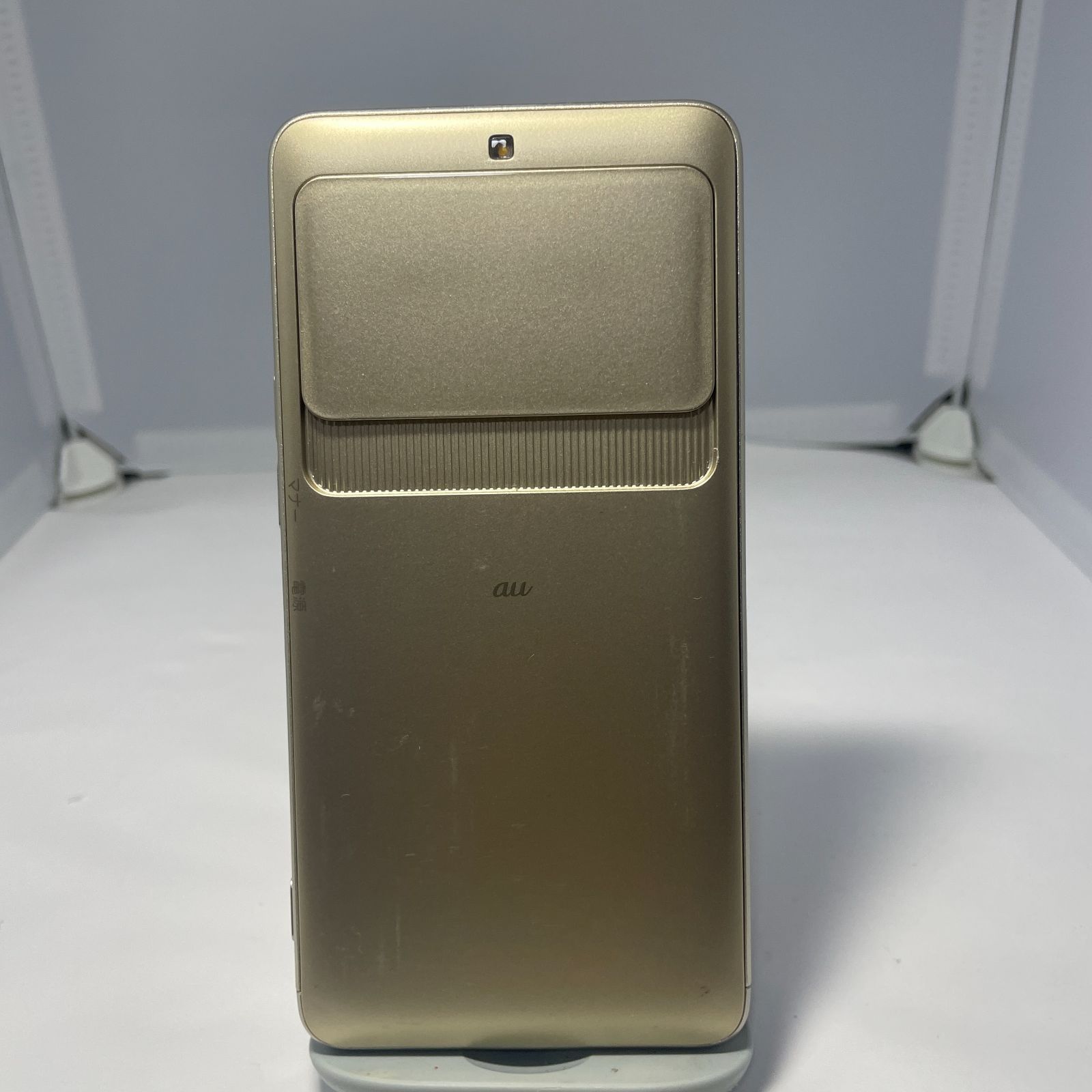 BASIO3（ベイシオ スリー）KYV43 ゴールド 32GB au android A158
