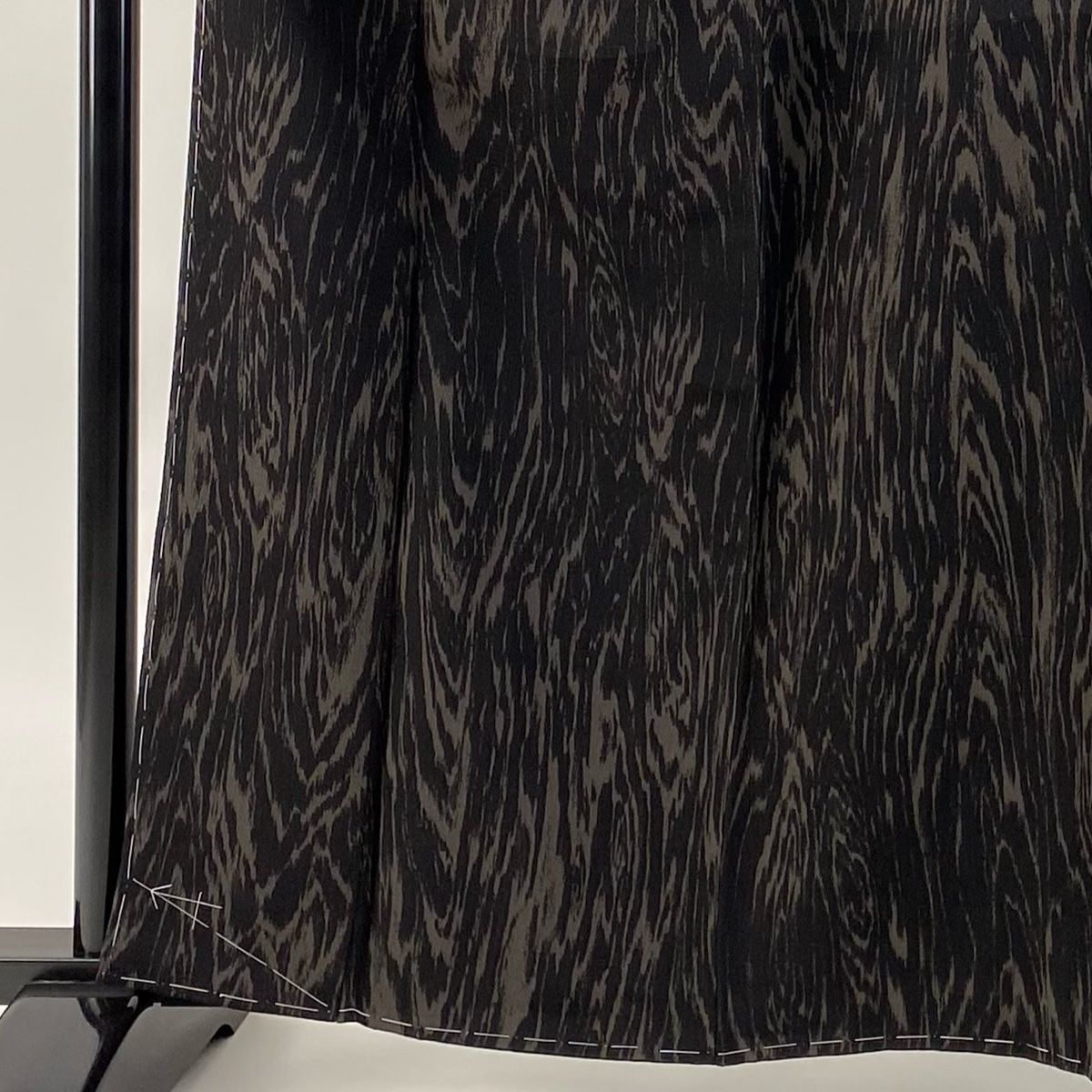 お召 身丈161.5cm 裄丈64cm M 袷 上代お召 木目 黒 正絹