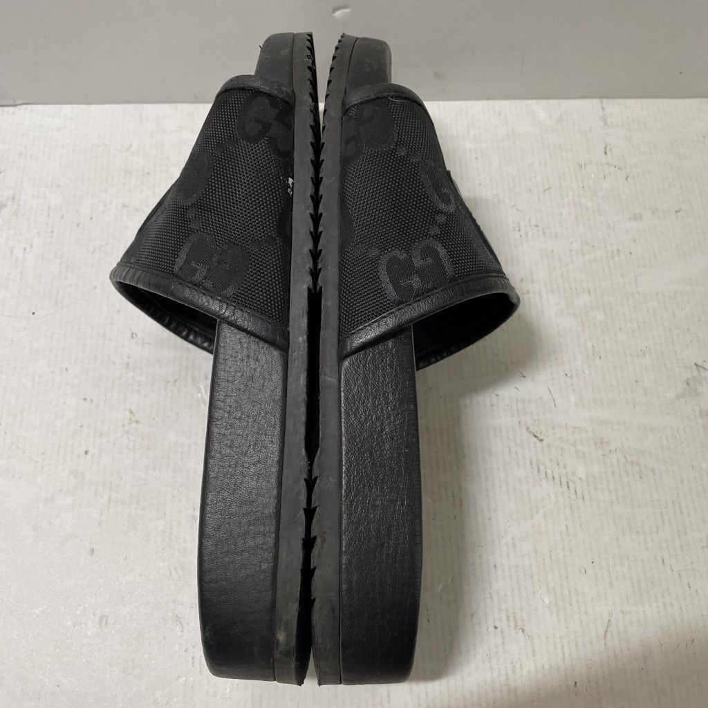 GUCCI ロゴサンダル
