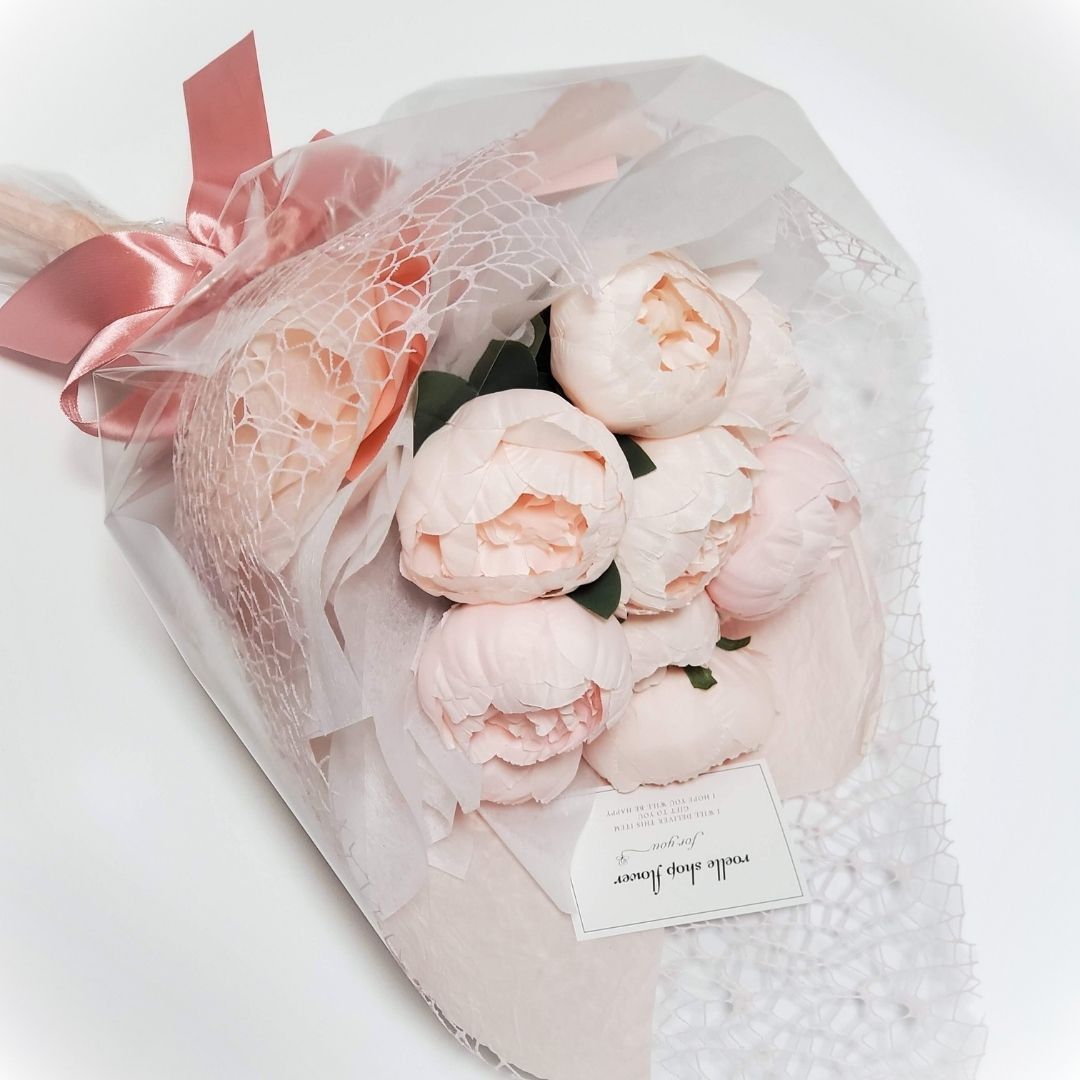 ブーケ 花束 造花 アーティフィシャルフラワー シャクヤク 芍薬 ピオニー 牡丹 プレゼント 入学式 卒業式 誕生日 バレンタイン 母の日 発表会 推し活 ライトピンク - メルカリ ブーケ 花束 造花 アーティフィシャルフラワー シャクヤク 芍薬 ピオニー 牡丹 プレゼント 入学式 卒業式 誕生日 バレンタイン 母の日 発表会 推し活 ライトピンク - メルカリ