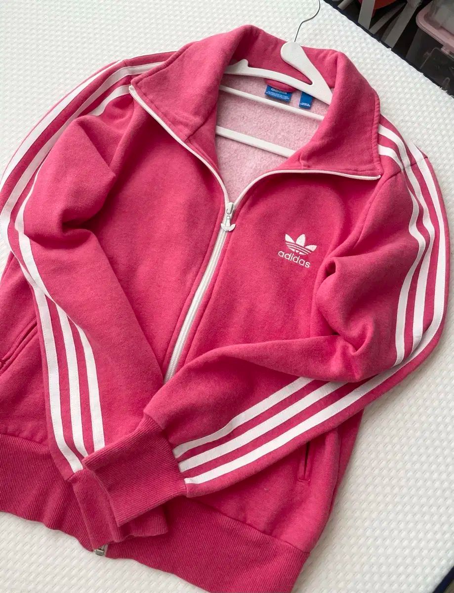 adidas アディダス ファイヤーバード コットン ピンク トラックトップス ジップアップパーカー フード付き ジャージ stc ヴィンテージ