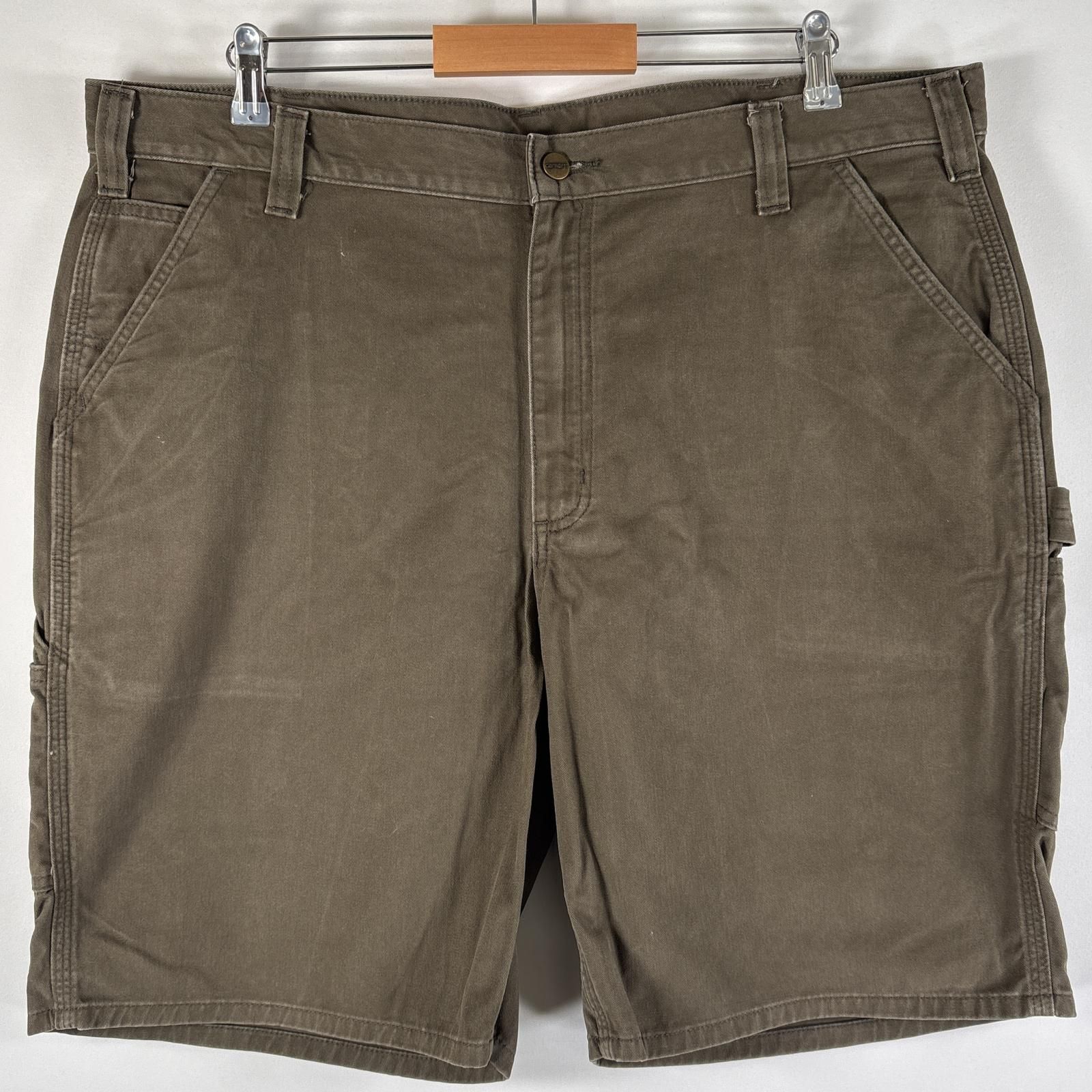 古着 カーハート Carhartt ダック ショートパンツ 大きいサイズ ワークショーツ ワンポイントロゴ ペインター w42  ブラウン系 メンズ