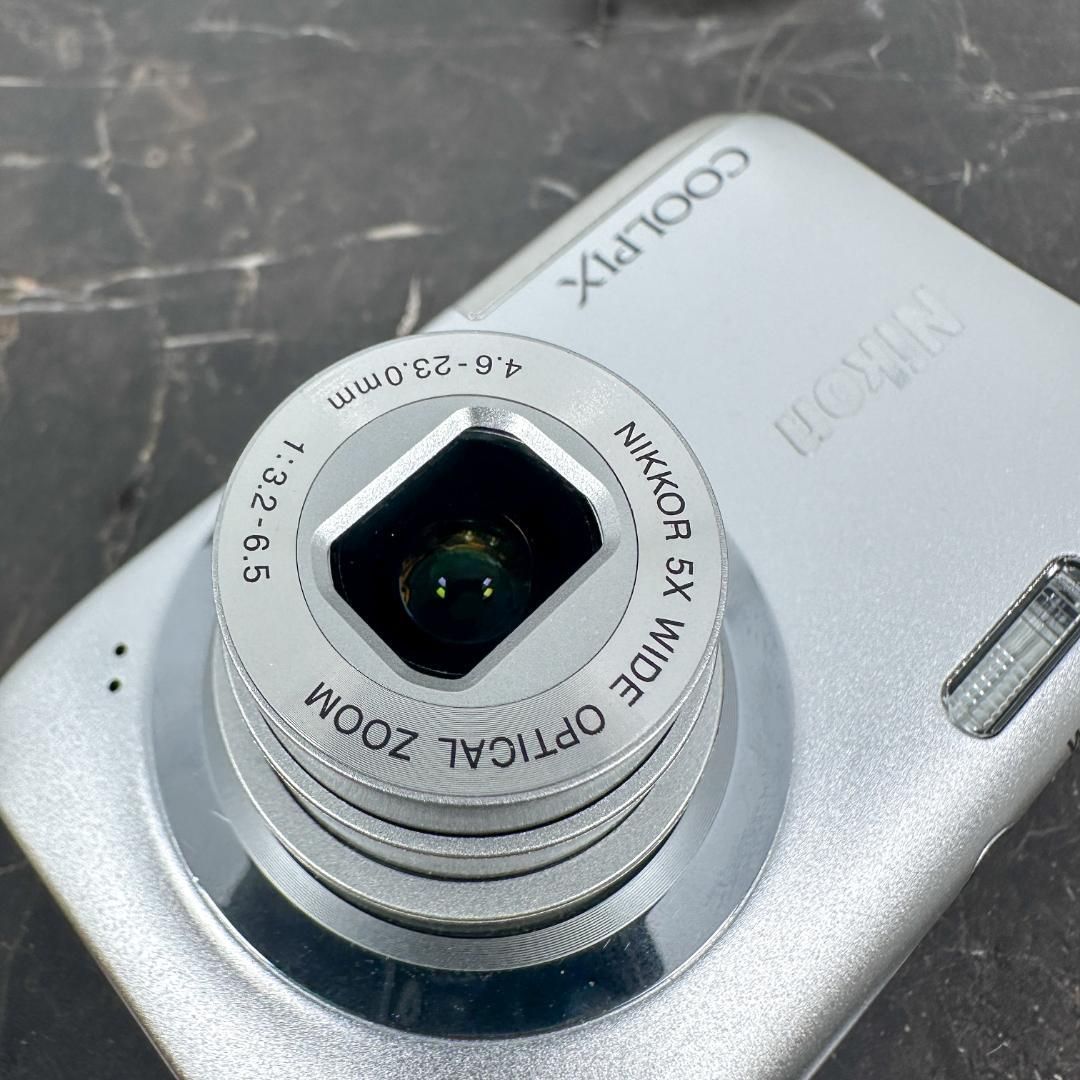 Nikon COOLPIX A100 シルバー ニコン クールピクス デジタルカメラ