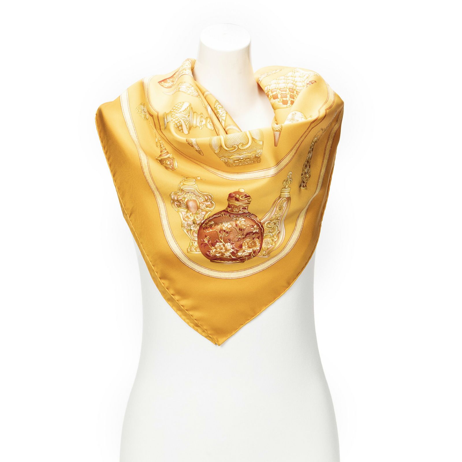 HERMES エルメススカーフオレンジ ツイルシルクA