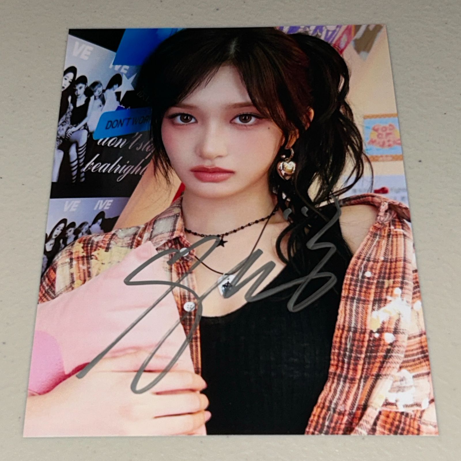 IVE 直筆サイン「Be Alright」スチール写真6枚(2Lサイズ) IVE 直筆サイン「Be Alright」スチール写真6枚(2Lサイズ) - メルカリ