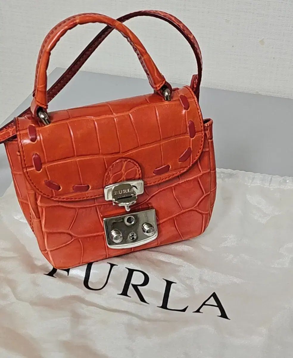 FURLA 本物