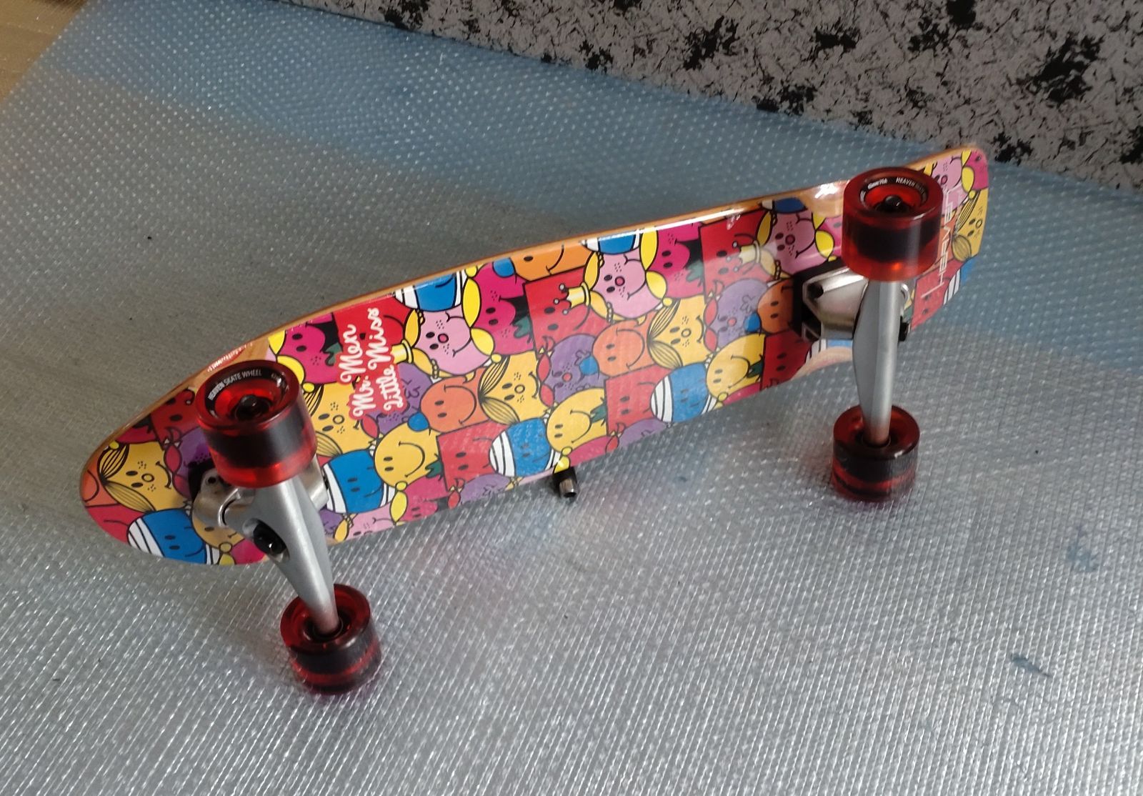 28＜税送料3638円込み＞前後カービングトラック搭載 ヘブン ２８ショートクル 28＜税込送料込み＞前後カービングトラック搭載 ヘブン 28