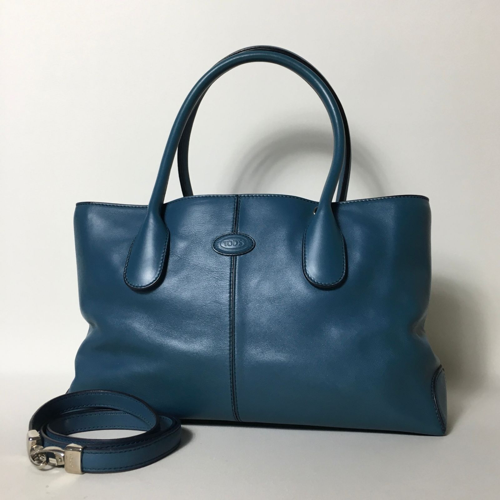 2507-235｜美品｜トッズ 2WAY ハンドバッグ レザー ブルー
