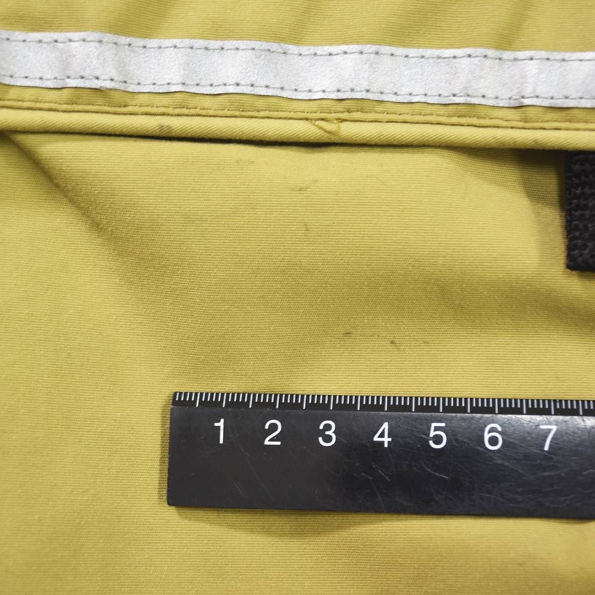 L ライトカーキ