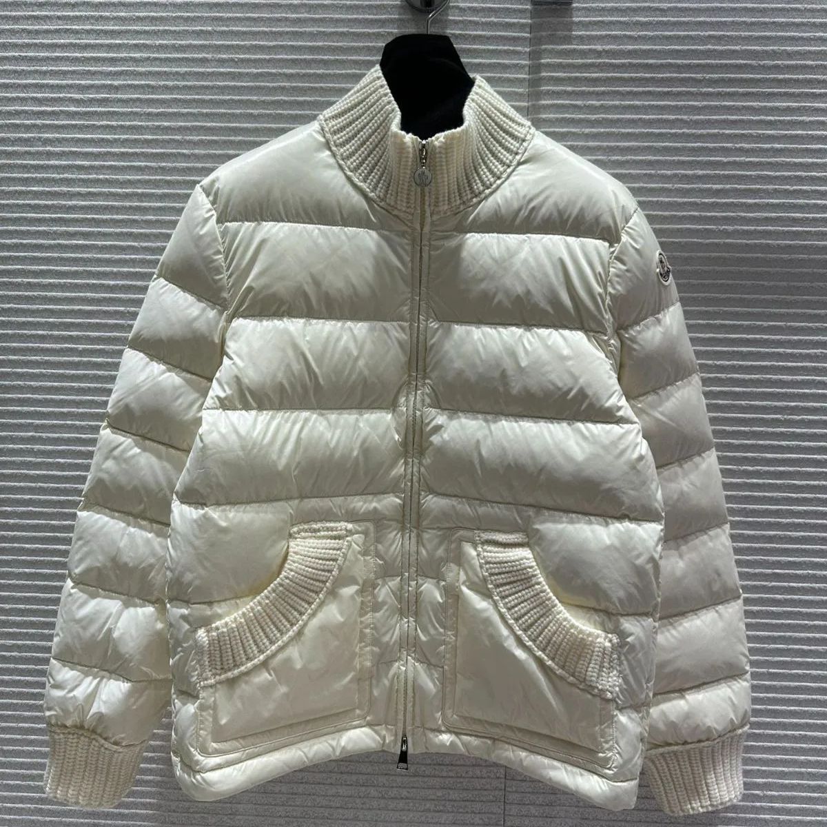 MONCLER モンクレール レディース スタンドカラー ダウンジャケット - メルカリ